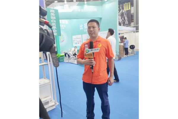 比挺客户代表新闻采访